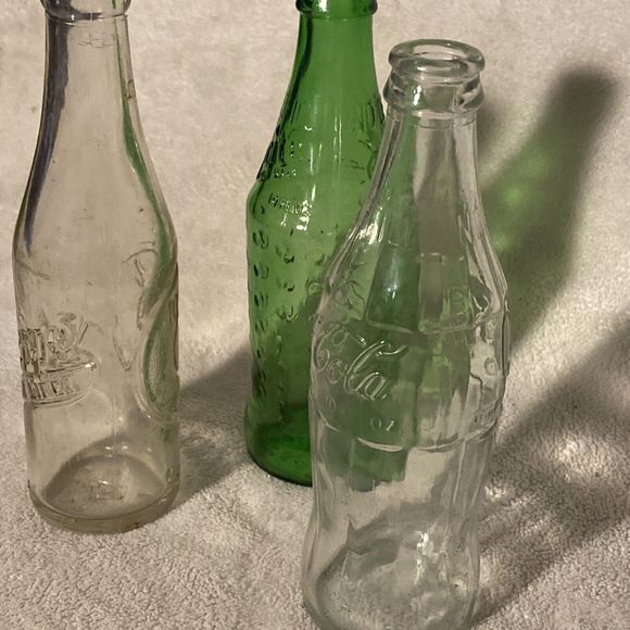 Lot of 3 Vintage Glass Bottles Dr Pepper Coke and Sprite Green Raised Hobnail - Picture 3 of 8